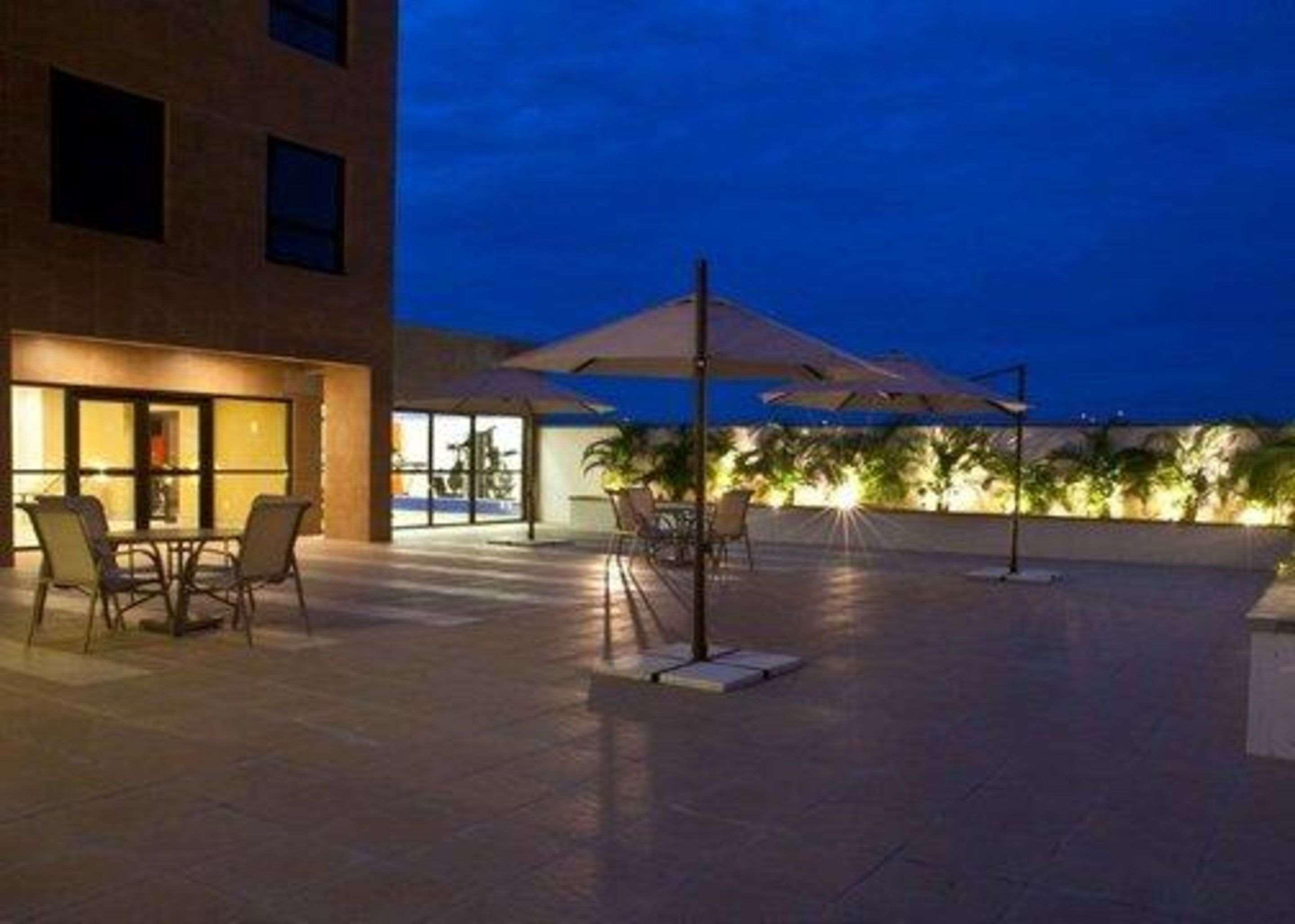 Quality Hotel Manaus Bagian luar foto