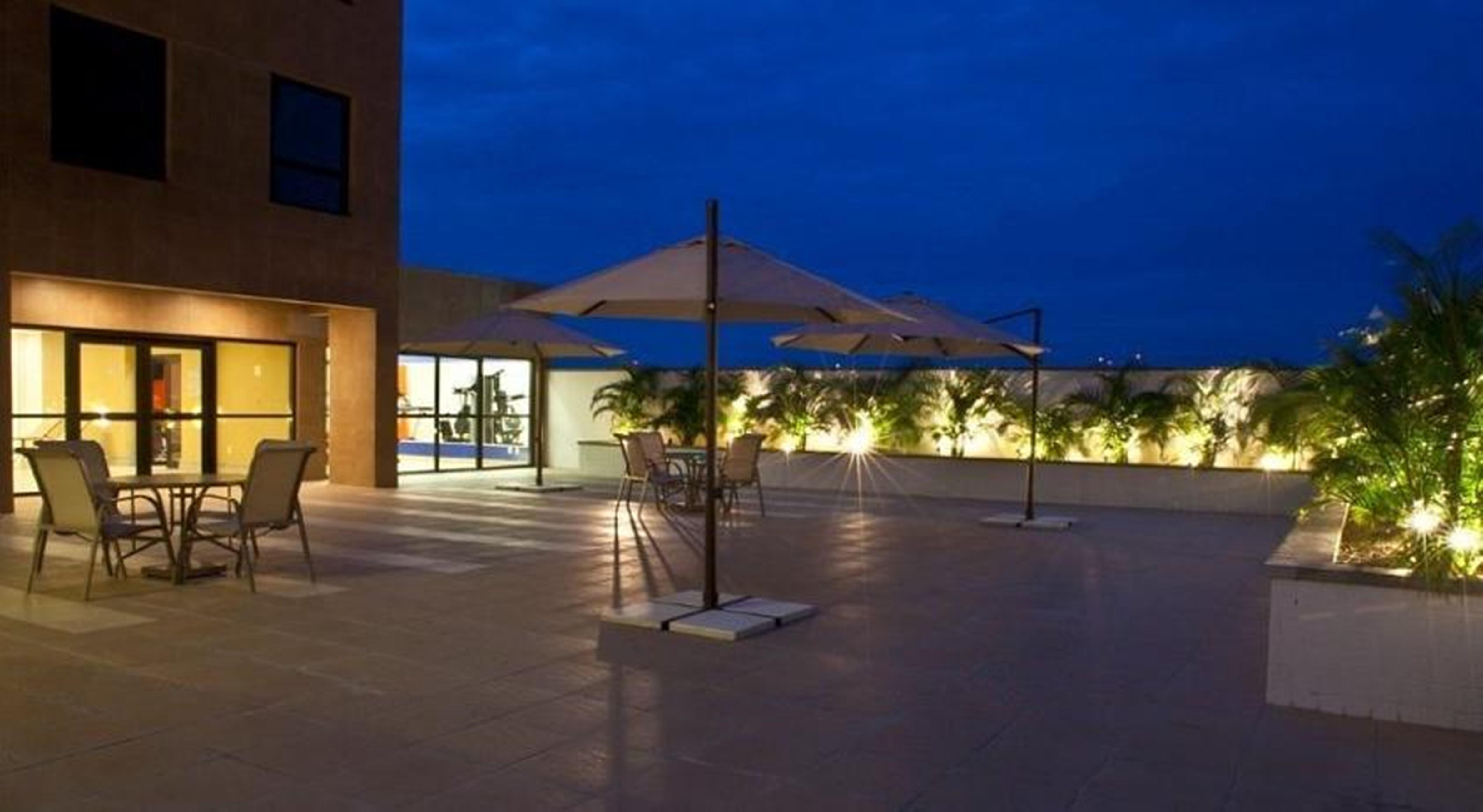 Quality Hotel Manaus Bagian luar foto