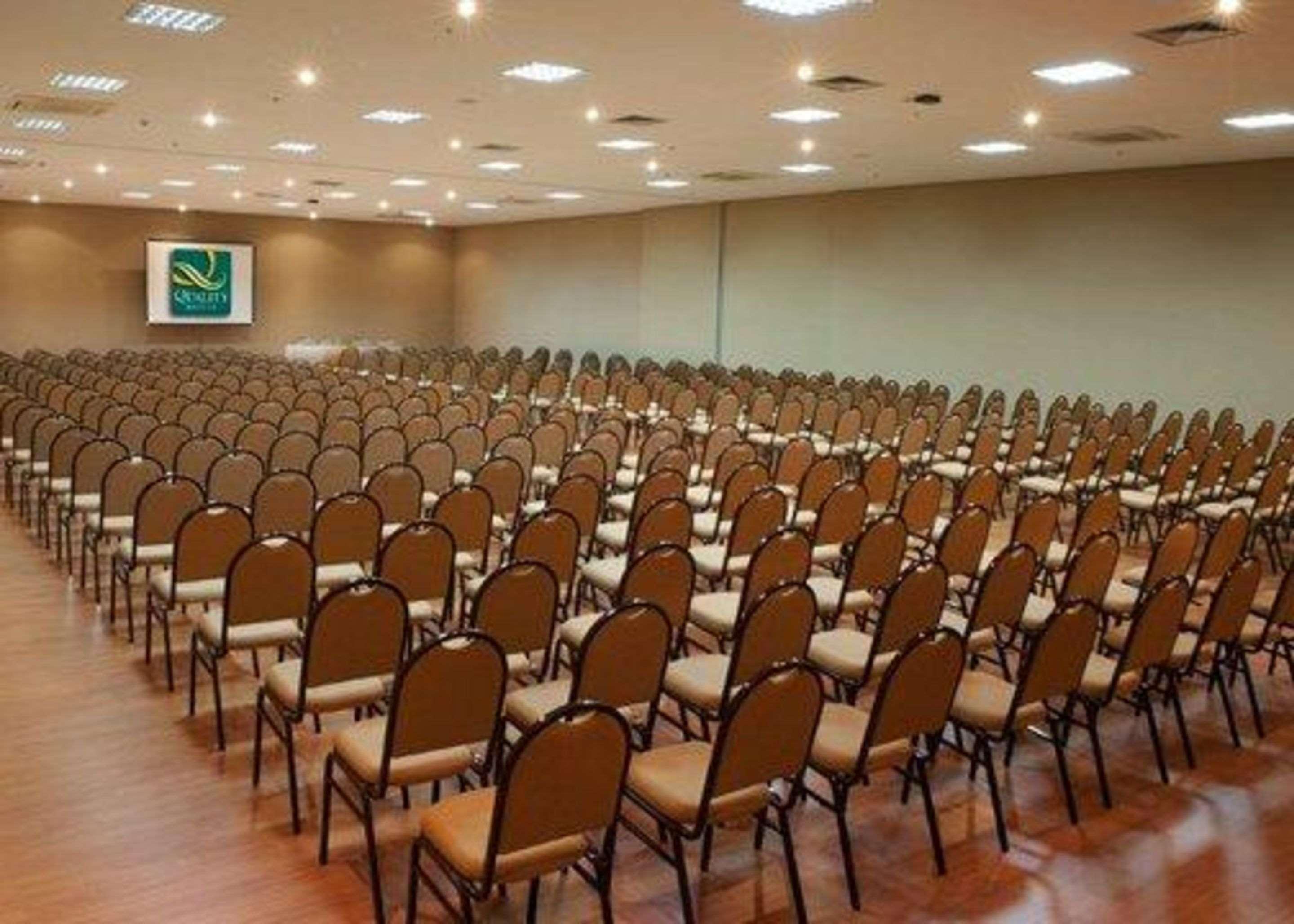 Quality Hotel Manaus Bagian luar foto