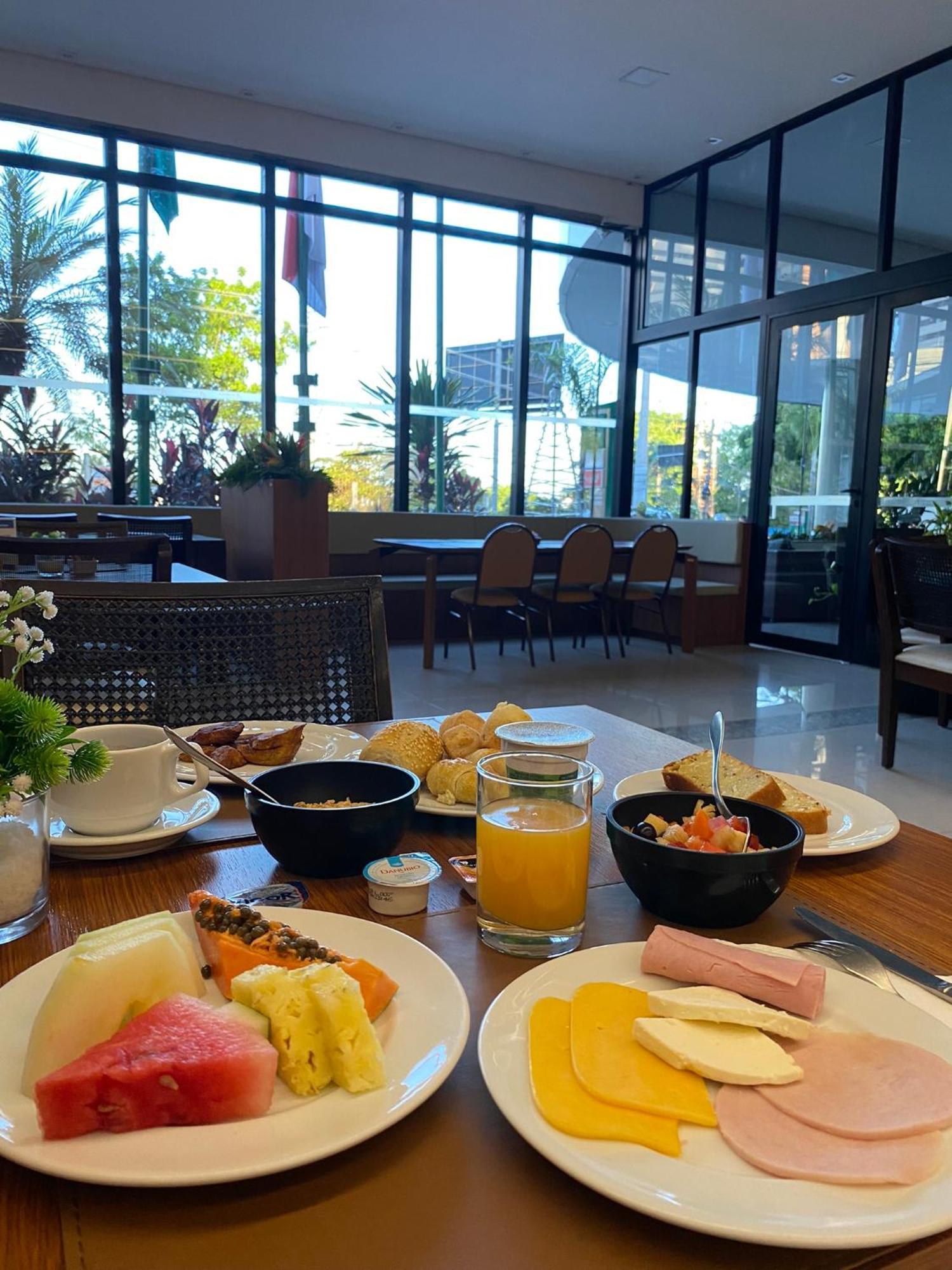Quality Hotel Manaus Bagian luar foto