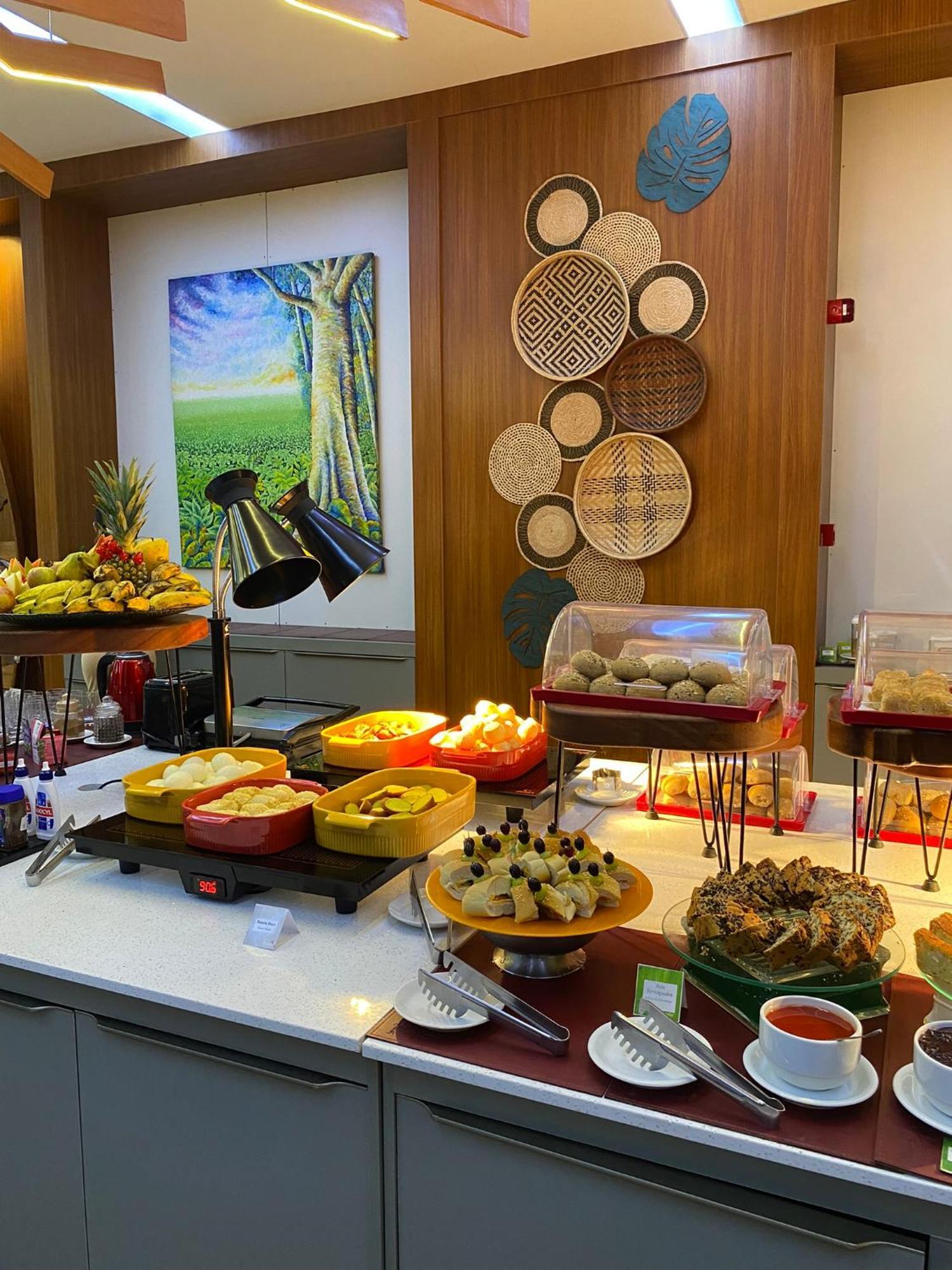 Quality Hotel Manaus Bagian luar foto