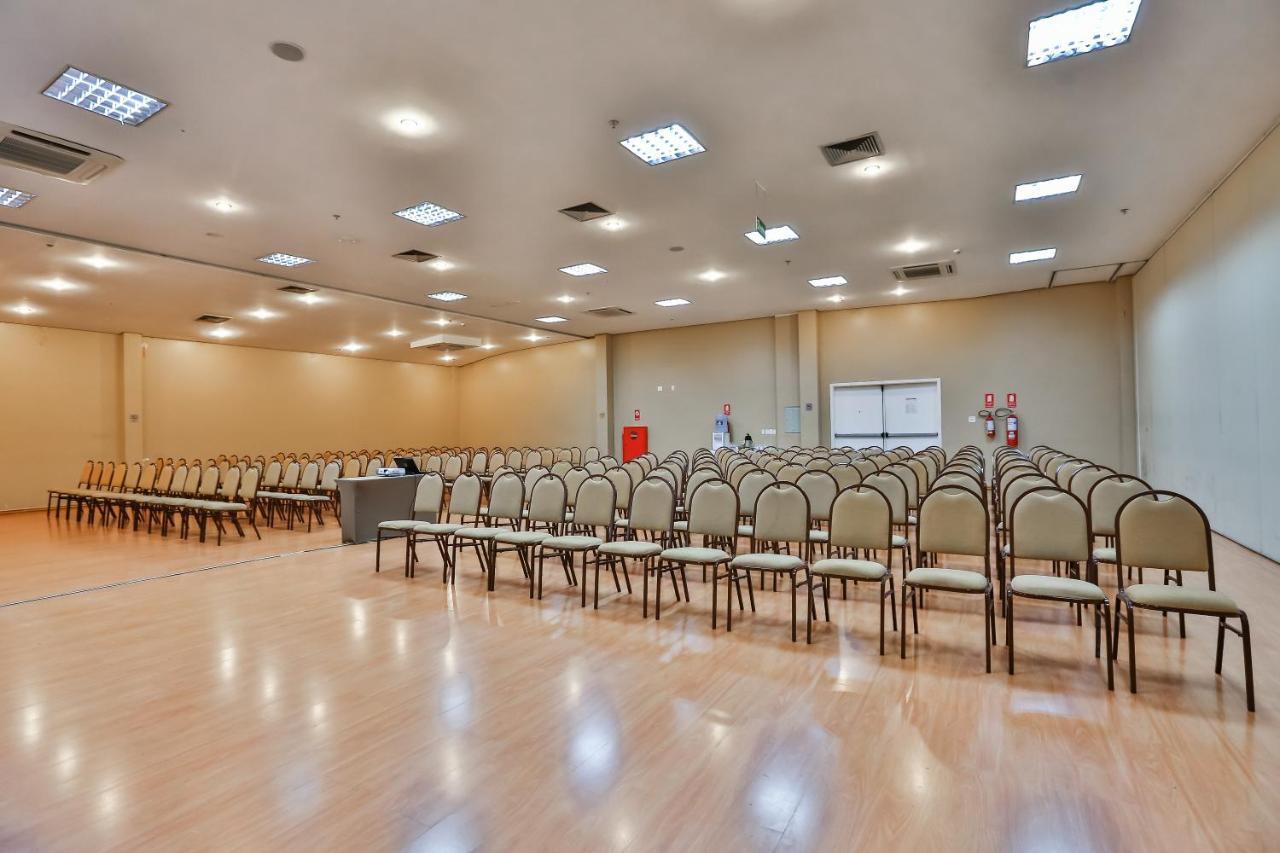 Quality Hotel Manaus Bagian luar foto