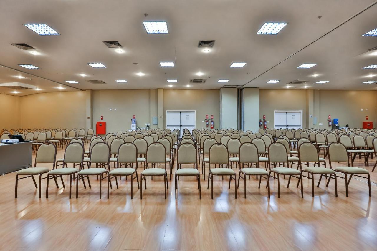 Quality Hotel Manaus Bagian luar foto